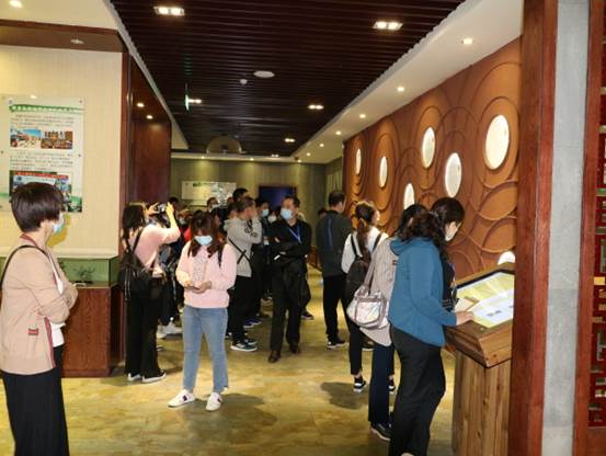 说明: C:\Users\ZZ\Desktop\微信图片_20210401081845.jpg